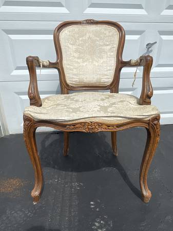 Chateau D’Ax Spa Arm Chair 1