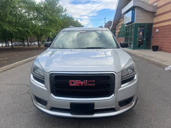 GMC Acadia awd - $7,450 (Brooklyn)63470616519043124