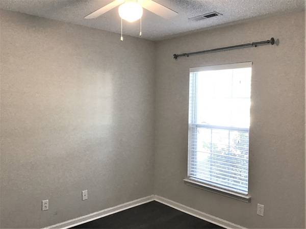$1,275 / 4br - 1600ft2 - Bright and Modern 4-Bedroom, 2-Bath Home in a Convenient Location (Ladson, SC)64015946800515120