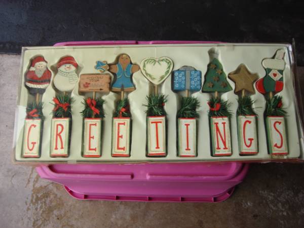 GHRISTMAS GREETINGS  DECORATION 1