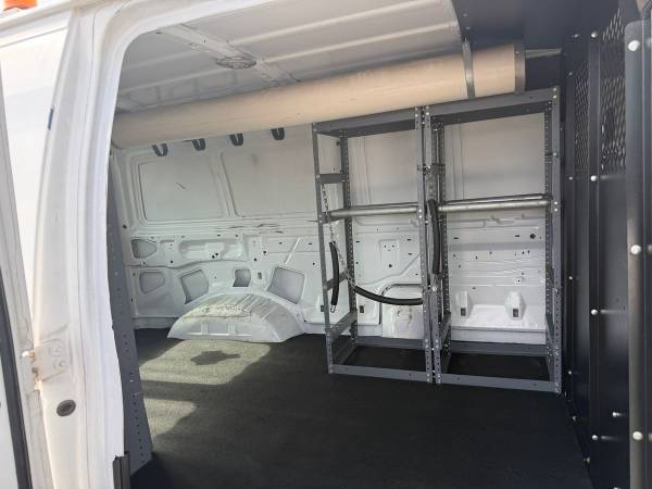 2013 Ford E150 - Photo 14