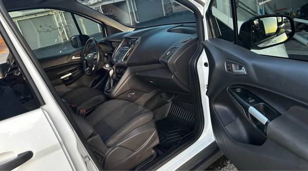 2017 Ford transit XLT connect - Photo 12