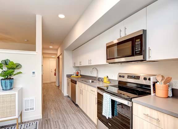 $1,945 / 1br - 630ft2 - 1bd 1ba, Servicio de Traducción Disponible, Armarios Empotrados (23400 Hwy 99, Edmonds, WA)63688332977921124