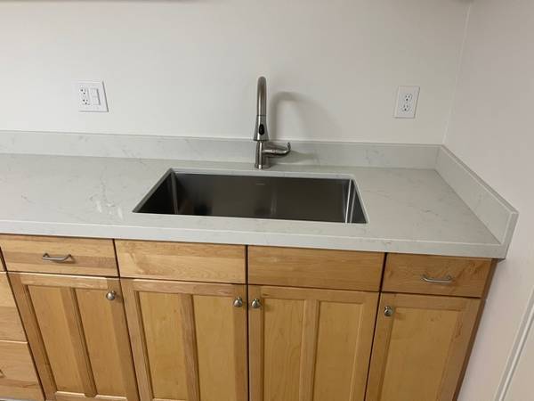 $2,100 / 2br - 800ft2 - Apartamento de 2 habitaciones y 1 baño en edificio de 3 unidades (Escondido)63866050501633122
