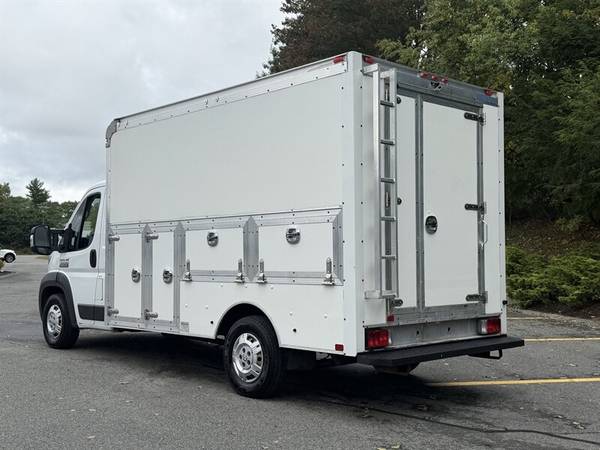 2018 RAM ProMaster 12' - Photo 4