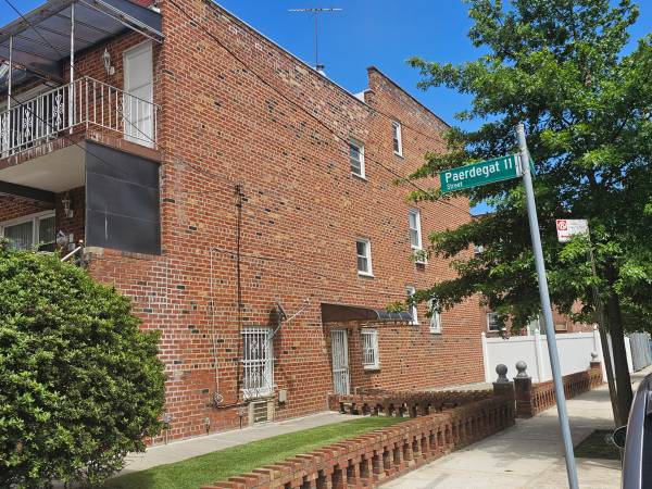 $1,299,000 / 6br - 3265ft2 - For Sale (Canarsie)63827205122179121