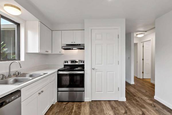 $2,095 / 2br - 800ft2 - Calefacción, Cocina, Electrodomésticos de acero inoxidable, Porche (Sumner)63934419685635123