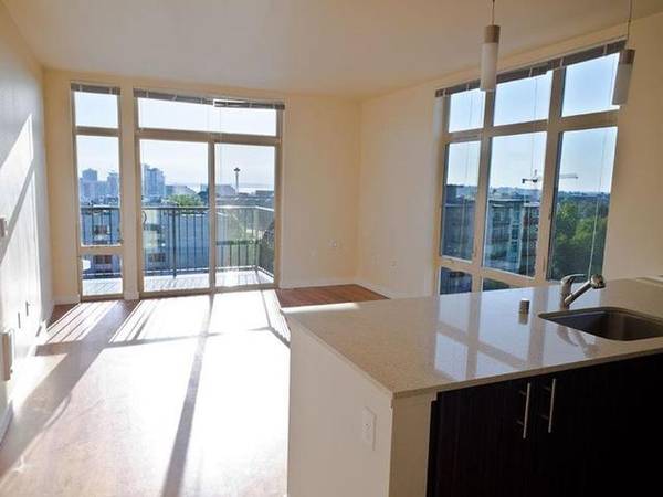 $2,490 / 2br - 912ft2 - Must-See! Floor-to-Ceiling Windows  Steps to Parks $1500 LNL! (Capitol Hill)63852483961601120