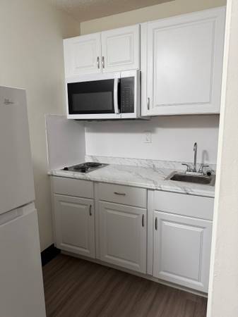 Kitchenette, WiFi access, On-site Laundry 1