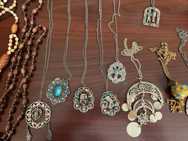 Joyería de los años 70 en venta - $20 (Ferndale)63435836903681122