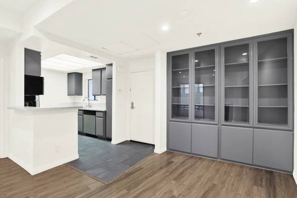 $3,875 / 2br - Westwood Top Floor 2 Bedroom 2 Bath Penthouse. Gym/Spa/Sauna Available (Westwood 90024)63857733699201124