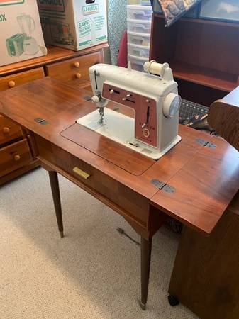 Singer sewing machine 1