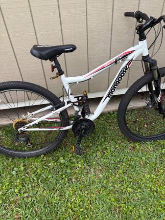 Mongoose Ledge Bike 1