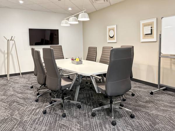 Client presentation coming up? Book a room on-demand now! 1