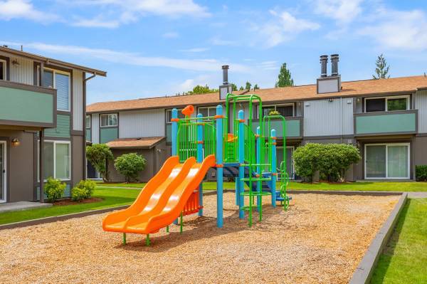 $1,695 / 2br - 840ft2 - Dishwasher, Covered Parking, Balcony, High Speed Internet Access63808106810369121
