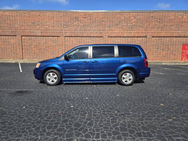 2010 DODGE GRAND CARAVAN SE Conversión para Silla de Ruedas Acceso para Discapacitados - $13,997 (Charlotte)63613513337473122