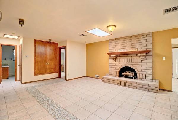 $452,900 / 3br - 1948ft2 - 105 los nogales (Las Cruces)63948355622402122