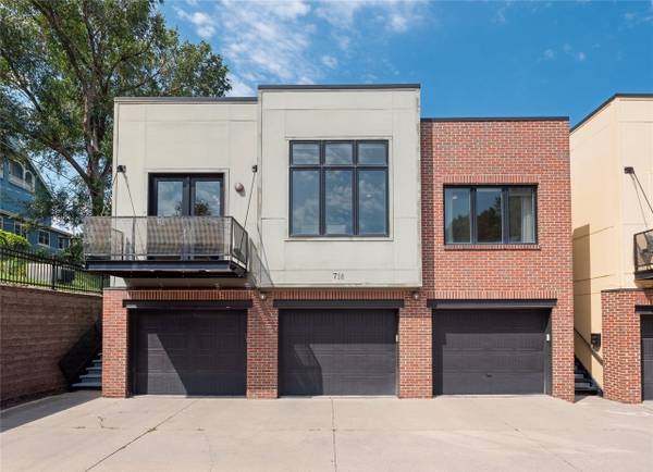 $650 / 1br - 760ft2 - Modern 1-Bed Condo with Historic Charm & Private Balcony (Des Moines, IA)63679458621955122