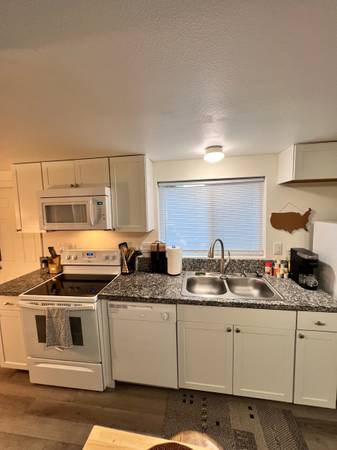 $1,095 Studio For Rent (Chico)63972104762243122