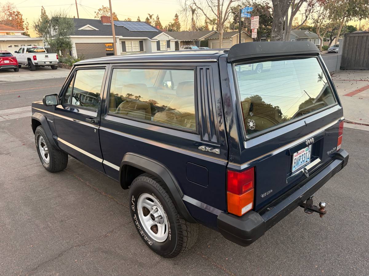 1987 JEEP CHEROKEE CLASSIC 4X4 , 2 DOOR , AUTOMATIC 4.0 LITER 6-CYLINDER ENGINE