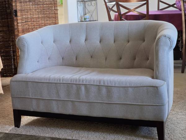 Loveseat 1