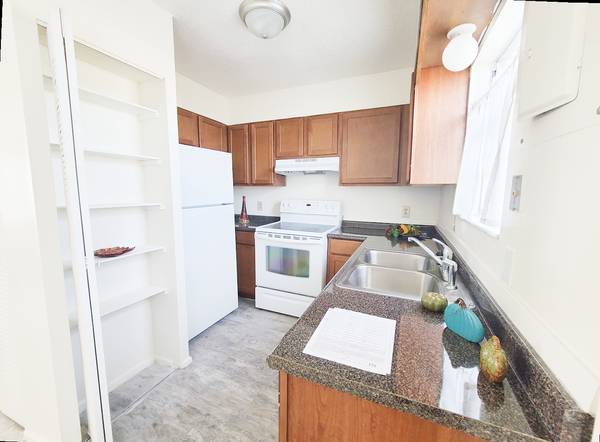 $850 / 2br - BEAUITFUL TOWNHOUSE (LYNN HAVEN)63910446550402122