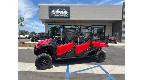 2025 Honda Pioneer 1000-6 Crew Deluxe 1