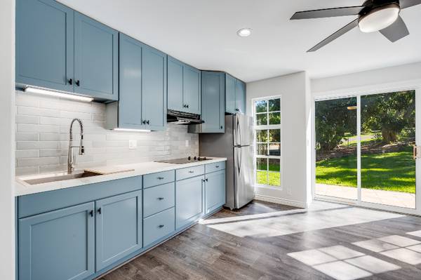 $3000.00 / 2br - 900ft2 - 2 BR Santuary_ beautiful setting ...and completely remodeled.63939395187586121
