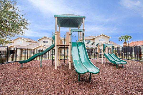$1,054 / 2br - 960ft2 - Rosemont at Laredo Vista (Laredo)63662019132675123