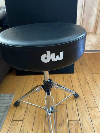 Brand New DW Drum Throne 1