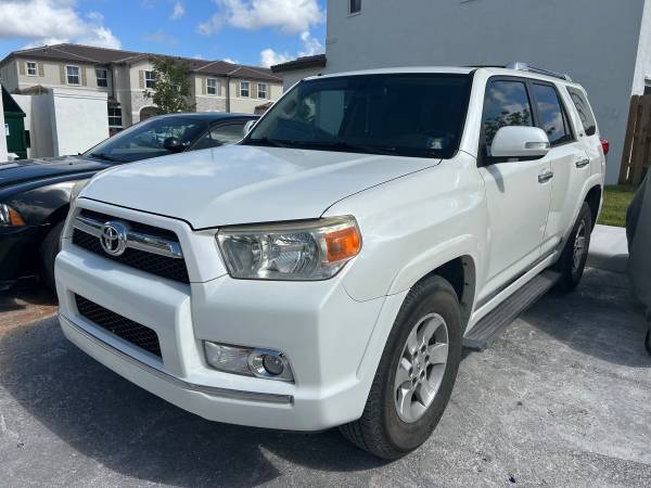 Toyota 4Runner 2012 en venta por propietario - $11,900 (Doral)63479373129603124