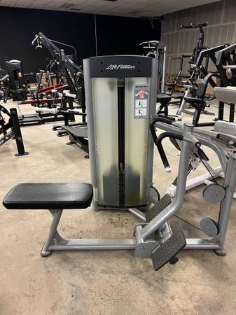 PRICE REDUCED..LIFE FITNESS OPTIMA SEATED ROW 1
