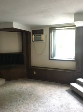 $925 / 1br - 650ft2 - Castle Court 17- 1 Bedroom Apt in Midtown with hard wood floors (Midtown)63681677491969123