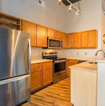 $635 COMFORTABLE ENSUITE ROOM – QUIET, WELL-LOCATED SPACE (Miami)63825129017347122