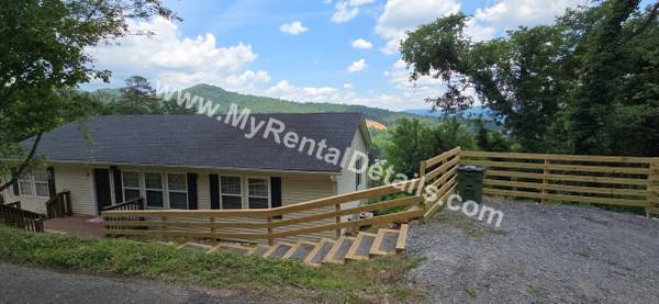 $3,000 / 4br - 2442ft2 - Great layout featuring an In-law suite with separate entrance (Asheville)64029212269187121