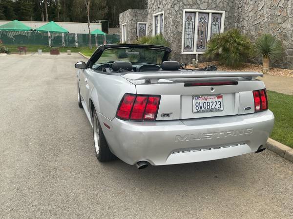 Convertible Ford Mustang GT del 2001 con pocos kilómetros. Solo 119 mil - $5.950 (Daly City)63469636479363122