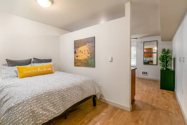 $1,375 / 1br - Jardines de Irvington: ¡Donde Puedes Disfrutar a lo Grande (¡o Dos)! (Noreste de Portland, Distrito Lloyd, Irvington)63841709387905124