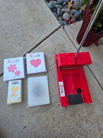 Sizzix die cut + die cutterd 1