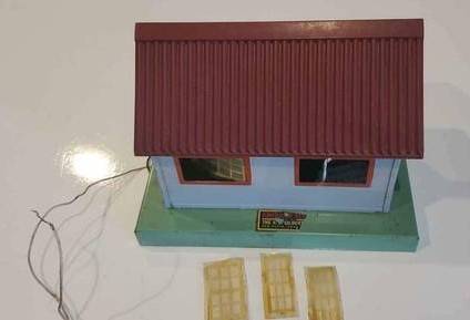 AMERICAN FLYER #764 METAL EXPRESS OFFICE, LIGHTED LIONEL COMPATABLE $ 1
