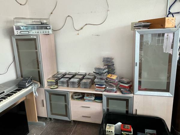 Yard sale photo