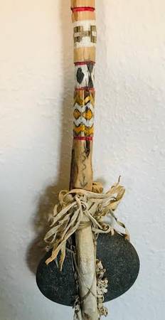 • VINTAGE HANDMADE NATIVE AMERICAN  ARTIFACT • 1