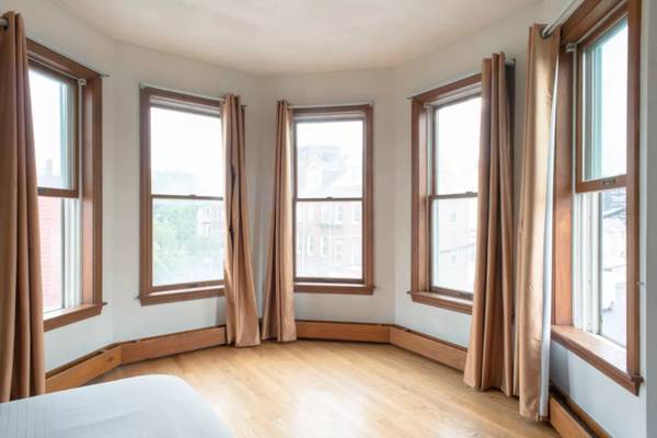 $850 / 1br - 1000ft2 - Location Location Location - Renovated rooms - INQUIRY FOR VIDEO! (Jeffries Point)63996404347138120
