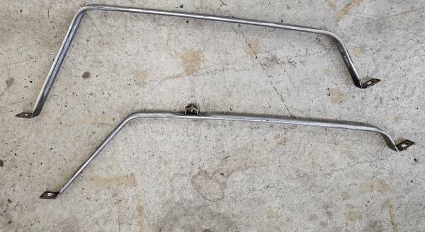 2009-2010 Pontiac Vibe Gas Tank Straps 1