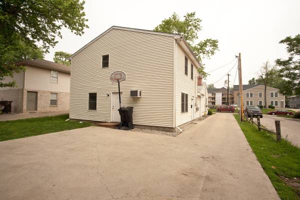 Duplex Ready for 2027-2028 School Year (105 E. Locust Street) 1