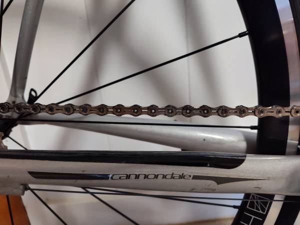 2001 Cannondale R500 CAAD completo Shimano 105 R7000 Neo-Retro - $2.000 (Aina Haina)62960752365955124