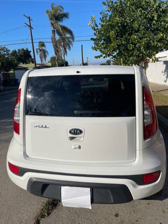 2012 Kia Soul + - $6,995 (Los Angeles)63623927359105123