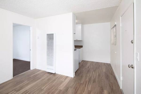 $1,725 / 1br - ¡¡¡1 MES GRATIS!!! Departamento remodelado de 1 habitación en National City con lavandería en el lugar (National City)63998603748611121