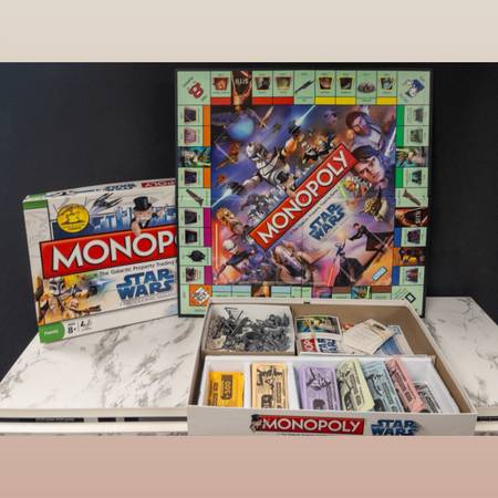 Star Wars Monopoly Clone Wars. Family Board Game with Free collectible pewter to 1