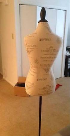 PIER 1 IMPORTS FRENCH MANNEQUIN STAND 1