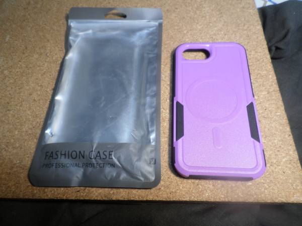 Protector morado IP 17e  200 pesos 1
